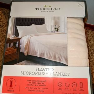 THRESHoLD Heated Microplush  Blanket